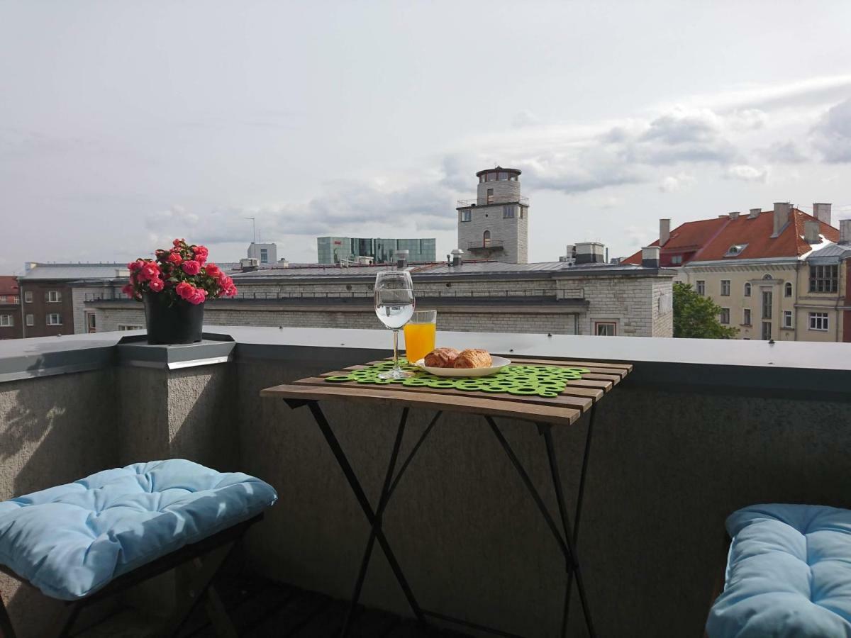 City Center Raua Apartment With Balcony Talin Exterior foto