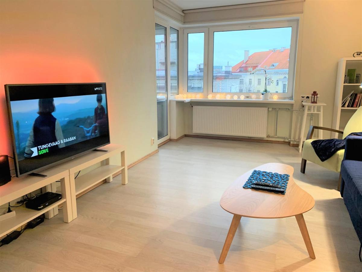 City Center Raua Apartment With Balcony Talin Exterior foto